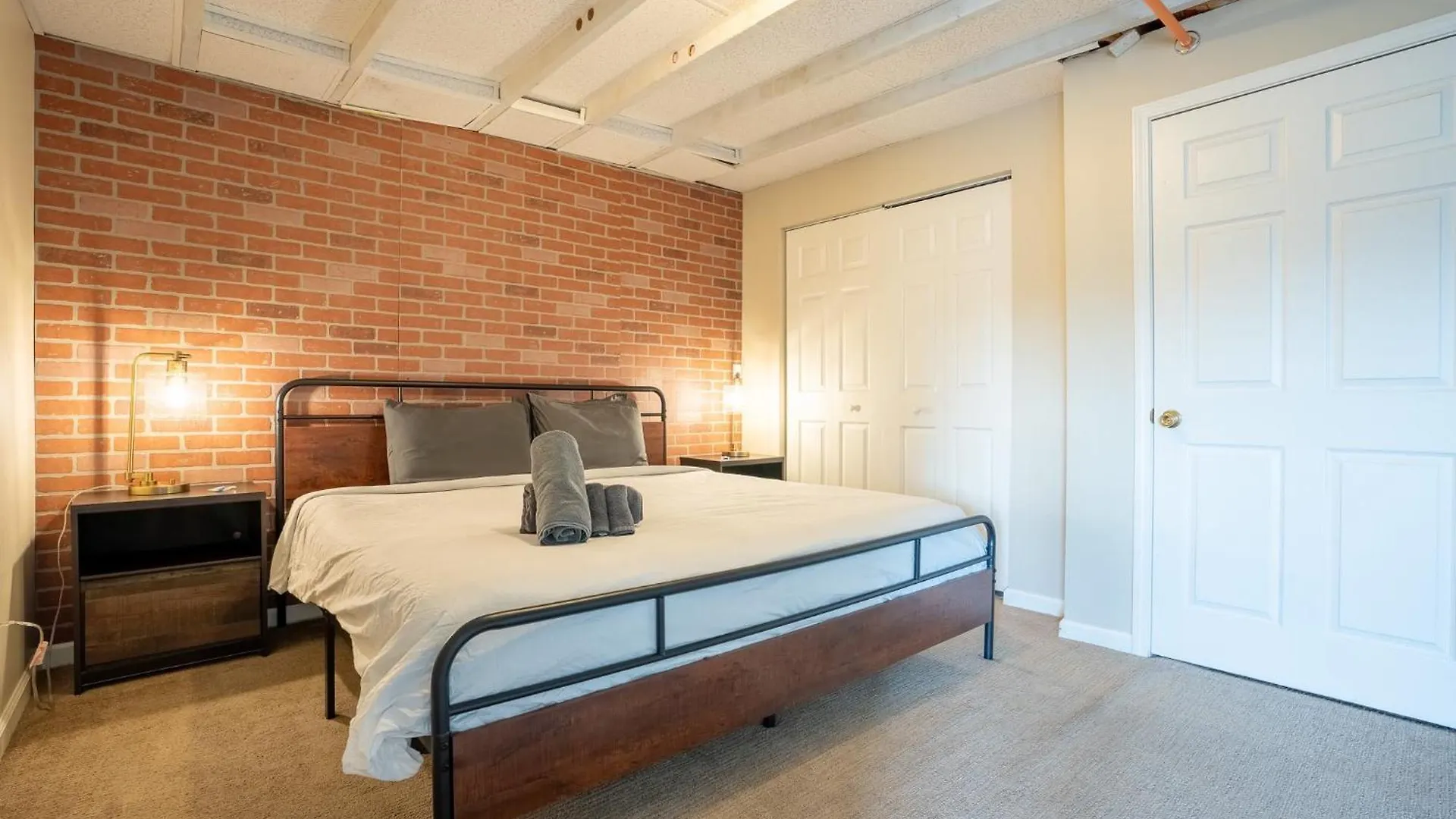 Vila Sleep24 13Beds 8Br 6Ba Swepson Retreat King Louisville 0*,  USA